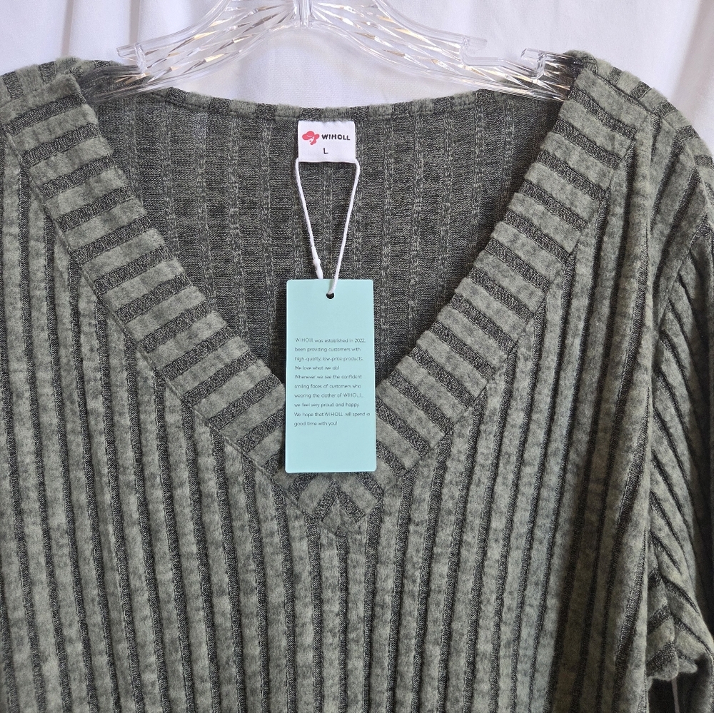 Wiholl Striped V-Neck Sweater in Black/Green Size L